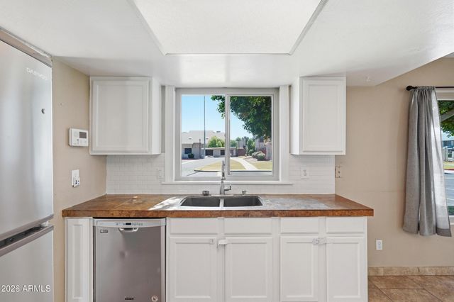2455 E BROADWAY Road 8, Mesa, AZ 85204