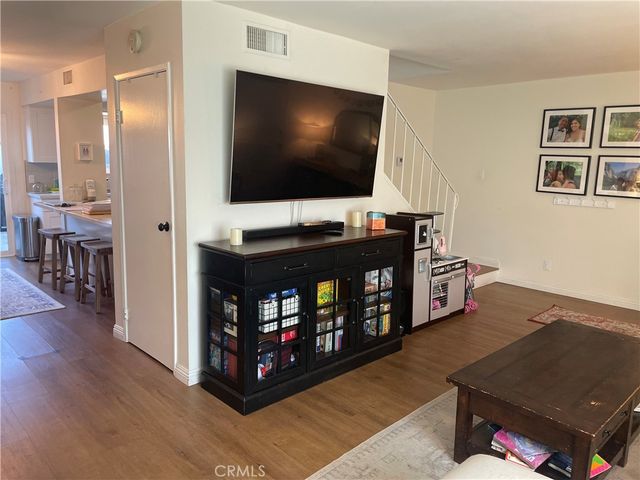 1964 W Glenoaks D, Anaheim, CA 92801