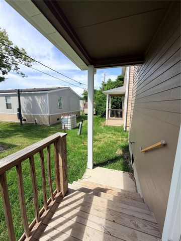 130 Flamingo Bight S, Baytown, TX 77523