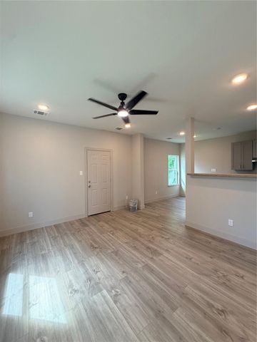 130 Flamingo Bight S, Baytown, TX 77523