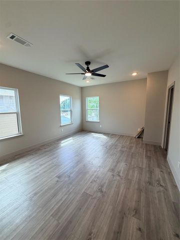 130 Flamingo Bight S, Baytown, TX 77523
