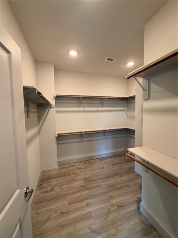 130 Flamingo Bight S, Baytown, TX 77523
