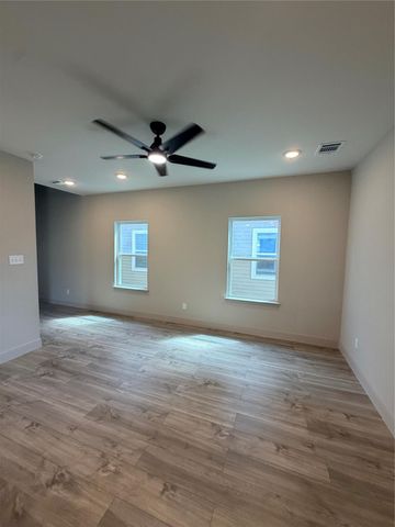 130 Flamingo Bight S, Baytown, TX 77523