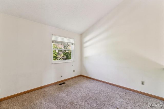 429 Far Hill Drive, Ballwin, MO 63021