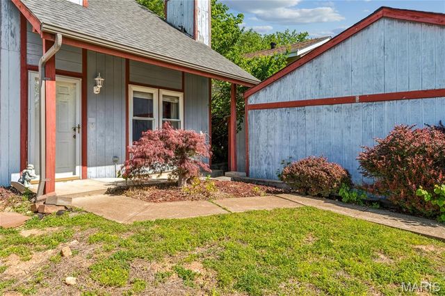 429 Far Hill Drive, Ballwin, MO 63021