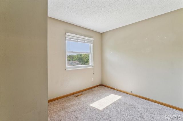 429 Far Hill Drive, Ballwin, MO 63021