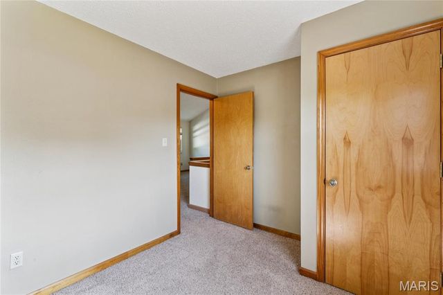 429 Far Hill Drive, Ballwin, MO 63021