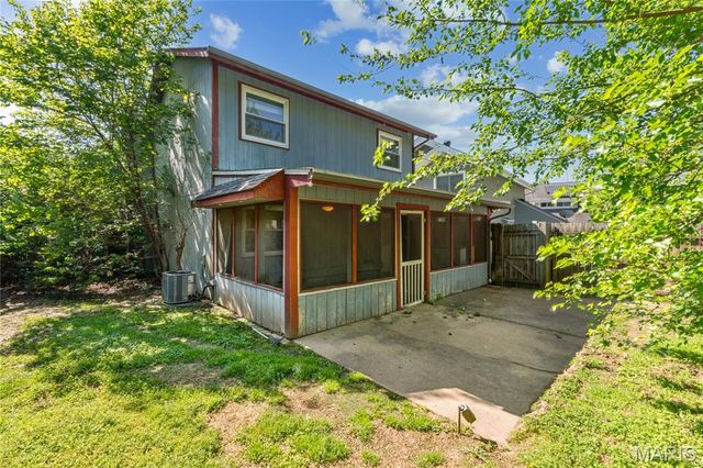 429 Far Hill Drive, Ballwin, MO 63021