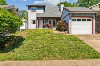 429 Far Hill Drive, Ballwin, MO 63021