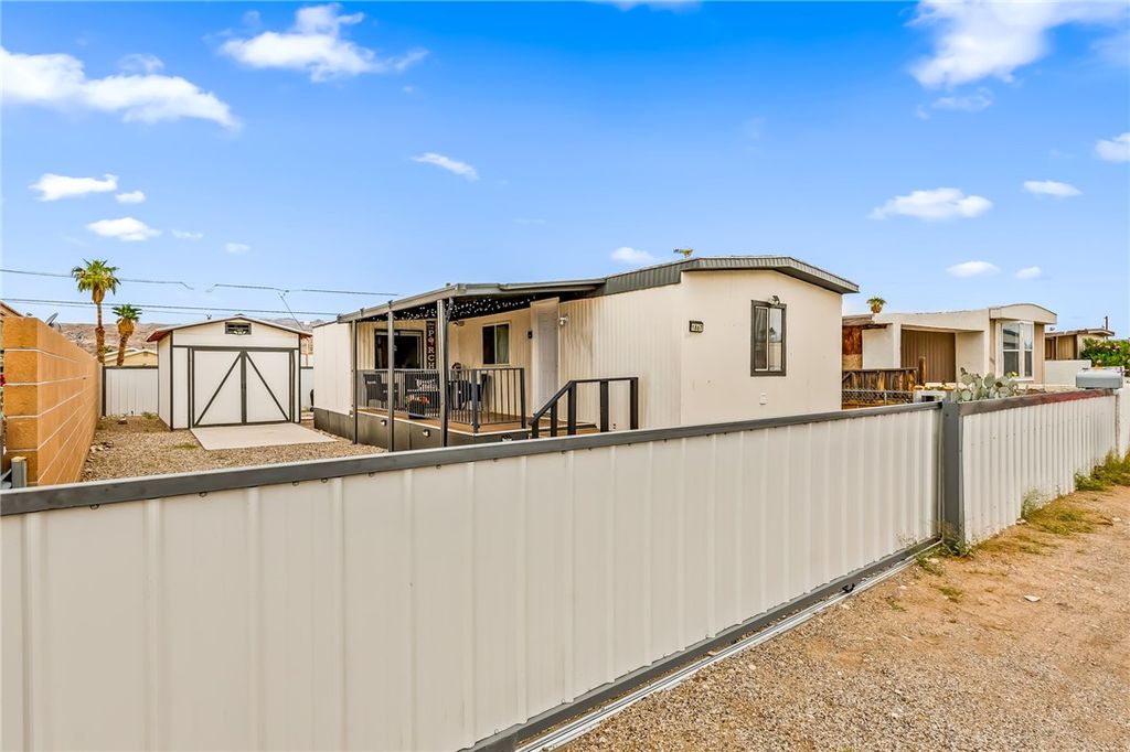 1867 Montclair Drive, Bullhead City, AZ 86442