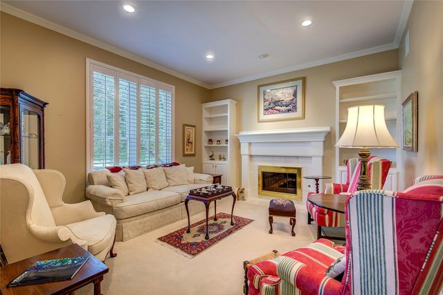 6404 Creekside Drive, Greenville, TX 75402