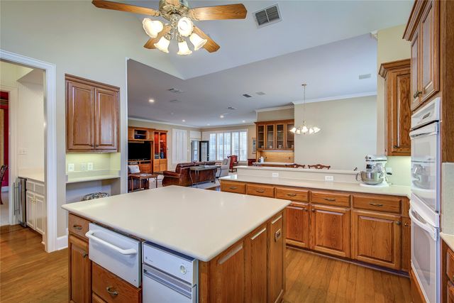 6404 Creekside Drive, Greenville, TX 75402