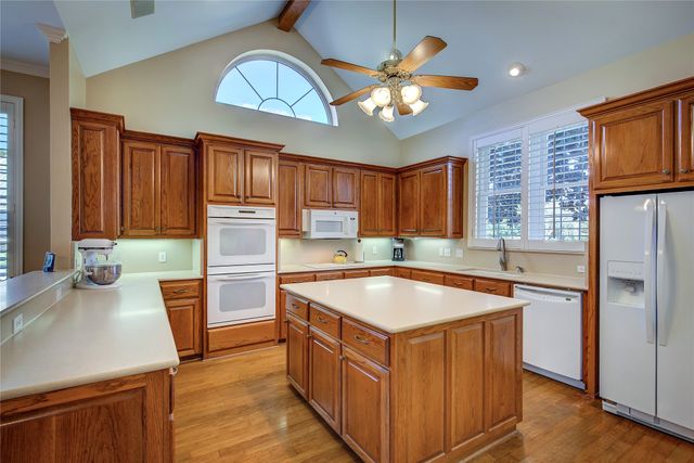 6404 Creekside Drive, Greenville, TX 75402