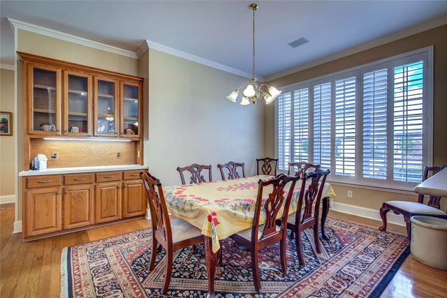 6404 Creekside Drive, Greenville, TX 75402