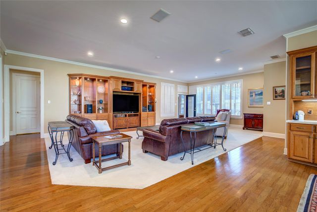 6404 Creekside Drive, Greenville, TX 75402