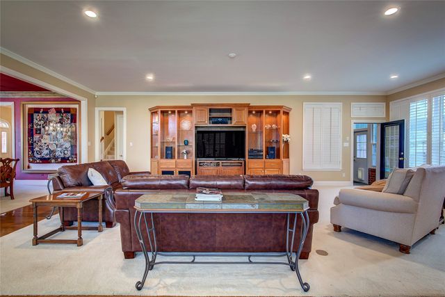 6404 Creekside Drive, Greenville, TX 75402