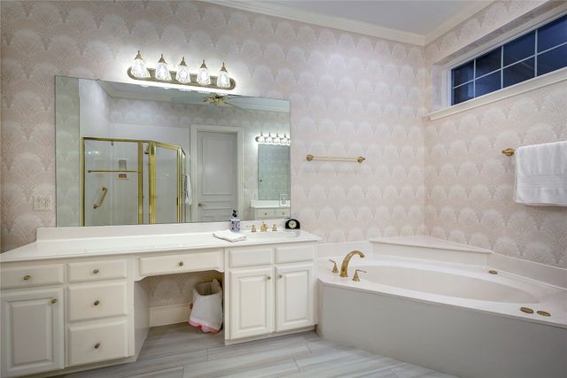 6404 Creekside Drive, Greenville, TX 75402