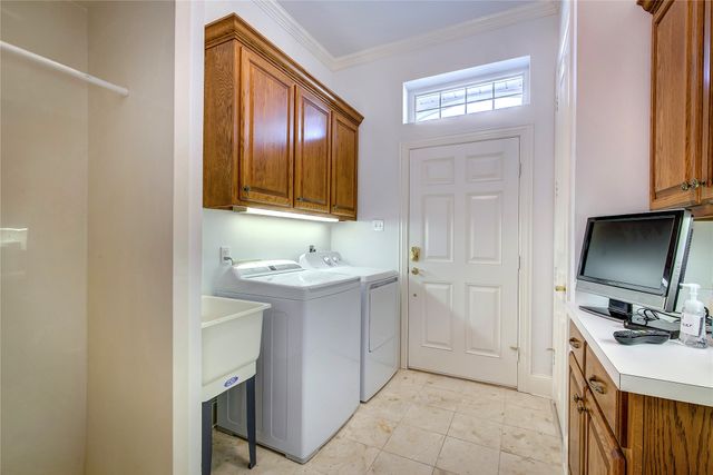 6404 Creekside Drive, Greenville, TX 75402