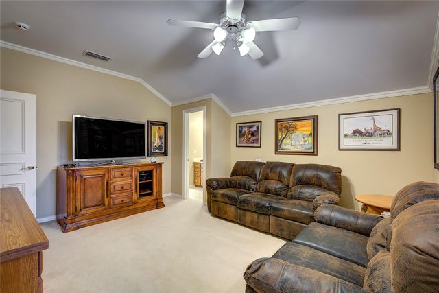 6404 Creekside Drive, Greenville, TX 75402