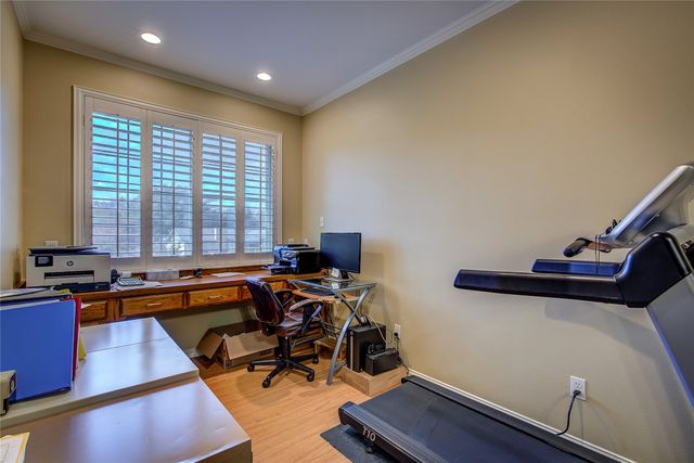 6404 Creekside Drive, Greenville, TX 75402