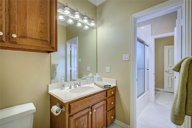 6404 Creekside Drive, Greenville, TX 75402