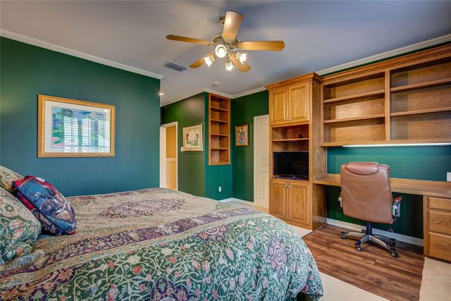 6404 Creekside Drive, Greenville, TX 75402