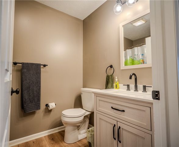 19 Edinburgh Village Drive, Centerville, OH 45458