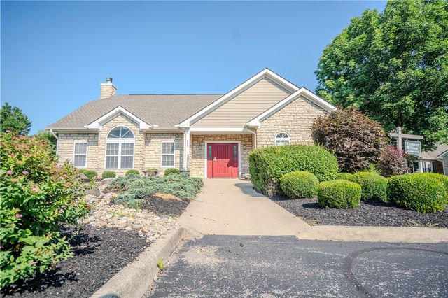 19 Edinburgh Village Drive, Centerville, OH 45458