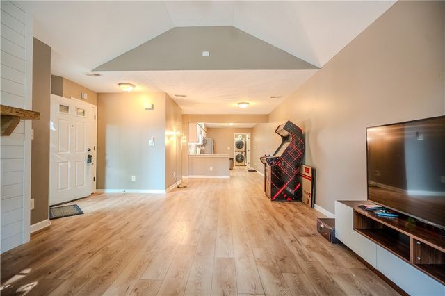 19 Edinburgh Village Drive, Centerville, OH 45458