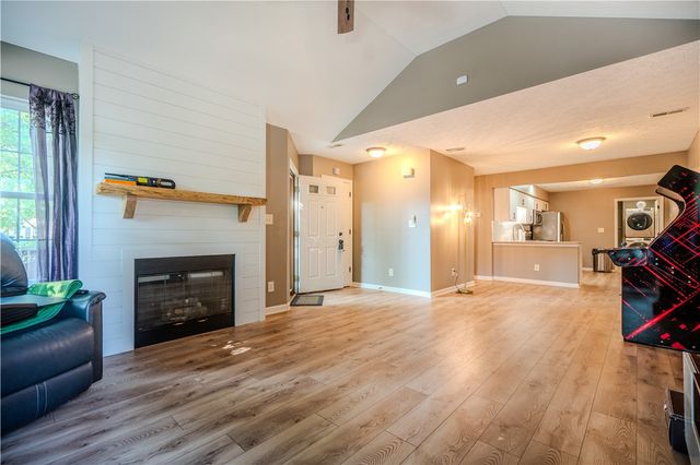 19 Edinburgh Village Drive, Centerville, OH 45458