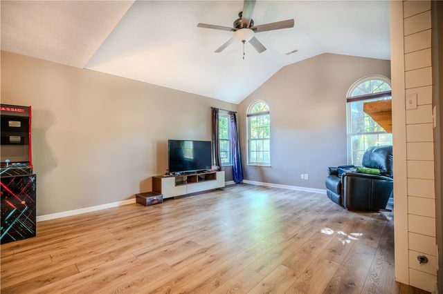 19 Edinburgh Village Drive, Centerville, OH 45458