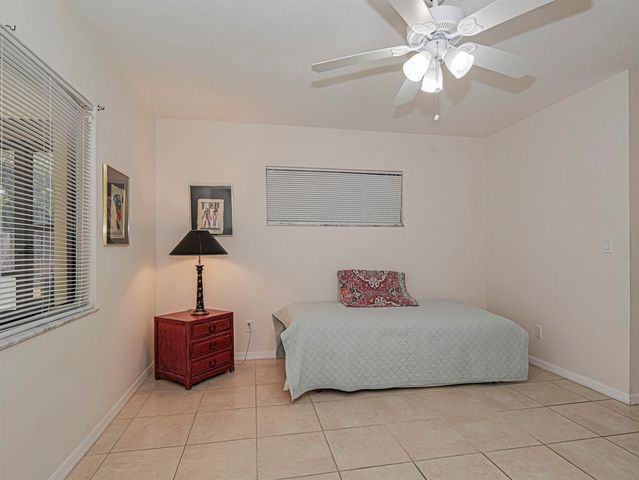 660 26TH Court, Vero Beach, FL 32962