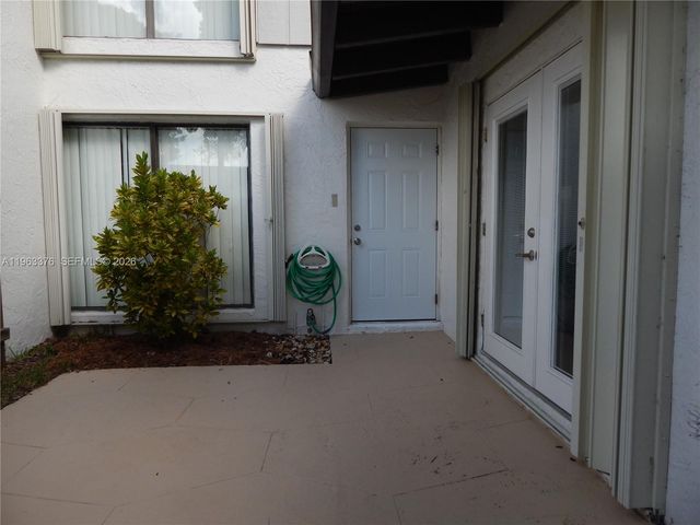 6959 SW 110th Ct, Miami, FL 33173