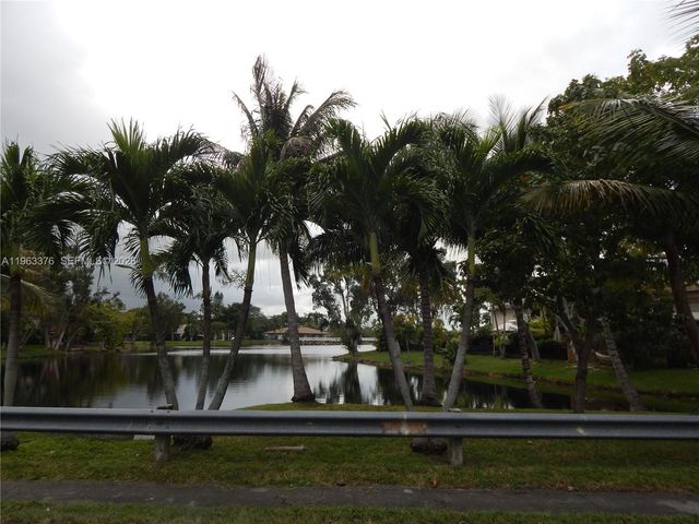 6959 SW 110th Ct, Miami, FL 33173