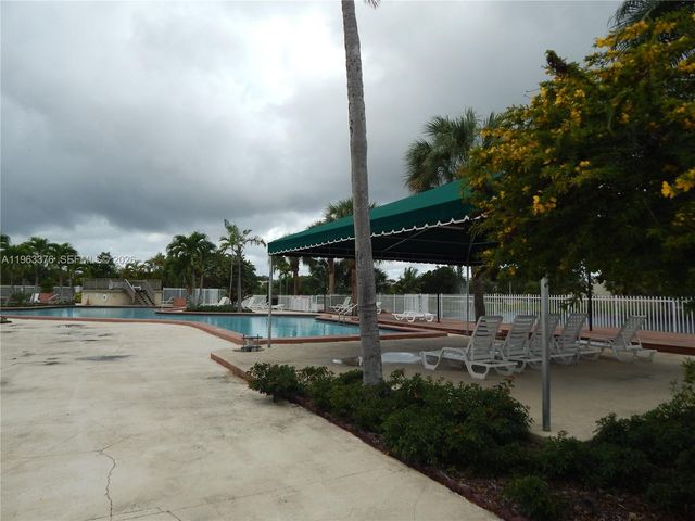 6959 SW 110th Ct, Miami, FL 33173