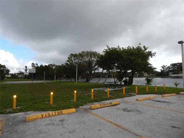 6959 SW 110th Ct, Miami, FL 33173