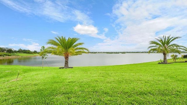 601 Hookline Circle, Loxahatchee, FL 33470