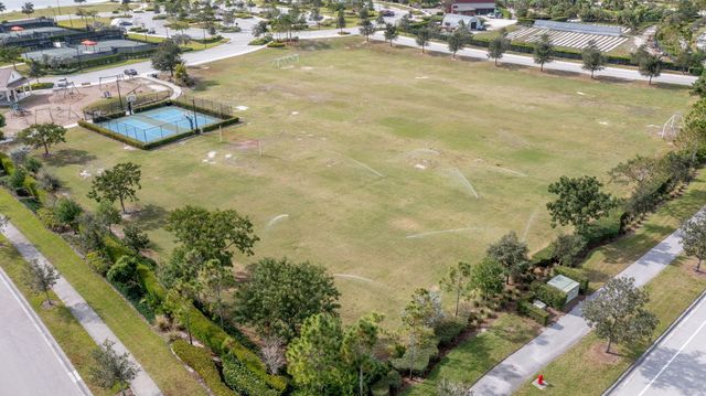 601 Hookline Circle, Loxahatchee, FL 33470