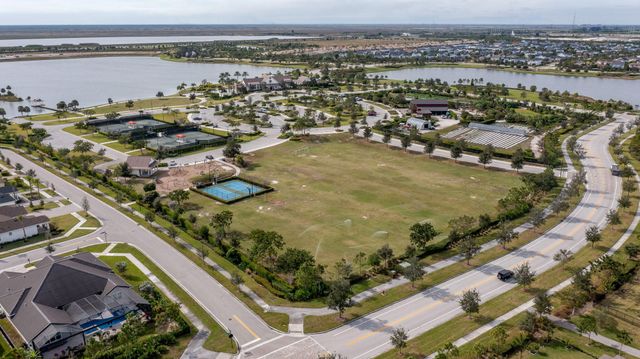 601 Hookline Circle, Loxahatchee, FL 33470