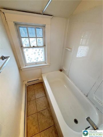 2030 Washington Avenue, Northampton Boro, PA 18067