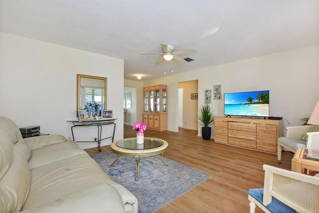 1005 Siesta Avenue, Boynton Beach, FL 33426