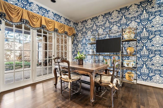 17 Stonecourt Circle, Dallas, TX 75225