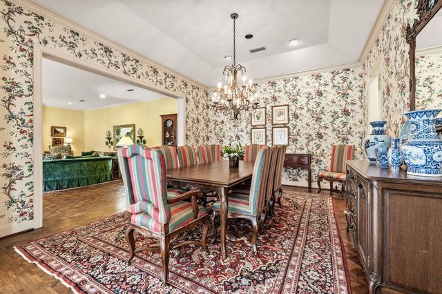 17 Stonecourt Circle, Dallas, TX 75225