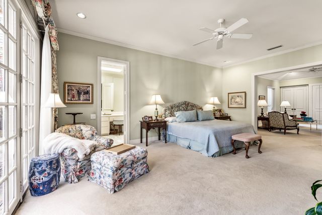 17 Stonecourt Circle, Dallas, TX 75225