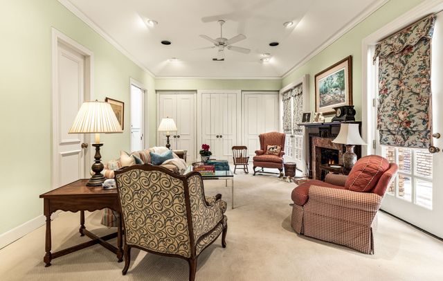 17 Stonecourt Circle, Dallas, TX 75225