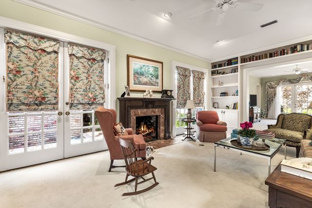 17 Stonecourt Circle, Dallas, TX 75225