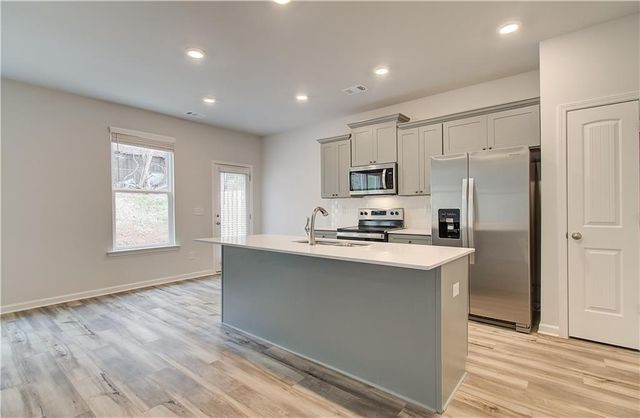616 Treasure Drive, Stockbridge, GA 30281