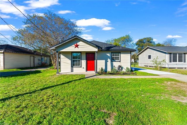 804 Avenue B, Sinton, TX 78387