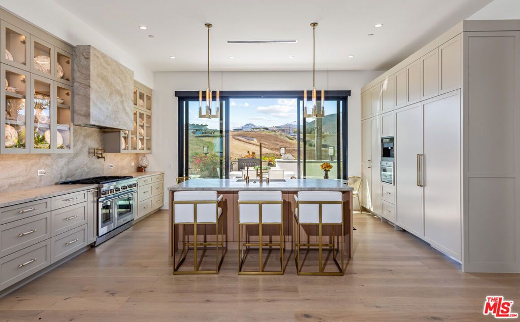 Image 10 of property listing at 6251 Ramirez Mesa Drive, Malibu, CA 90265