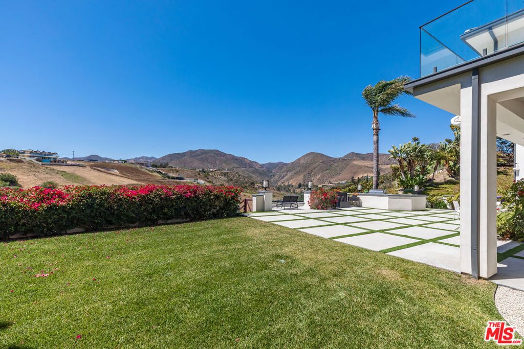 Image 13 of property listing at 6251 Ramirez Mesa Drive, Malibu, CA 90265